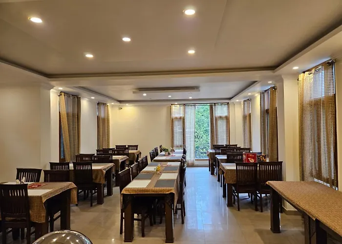 Hotel Aakash Regency