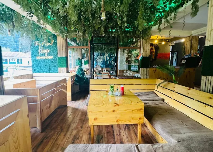The Mad King\'S House & Cafe