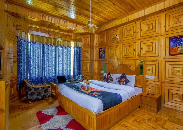 3 Bedroom Luxury Villa With Scenic Mountain View Manali