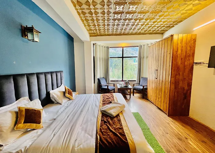 Hotel X By -#Mountain View #River View #Near Volvo Bus Stand # Link Way