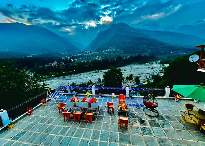 Hotel Hollywood Manali - Scenic River & Mountain View With Premium Rooms Near Mall Road