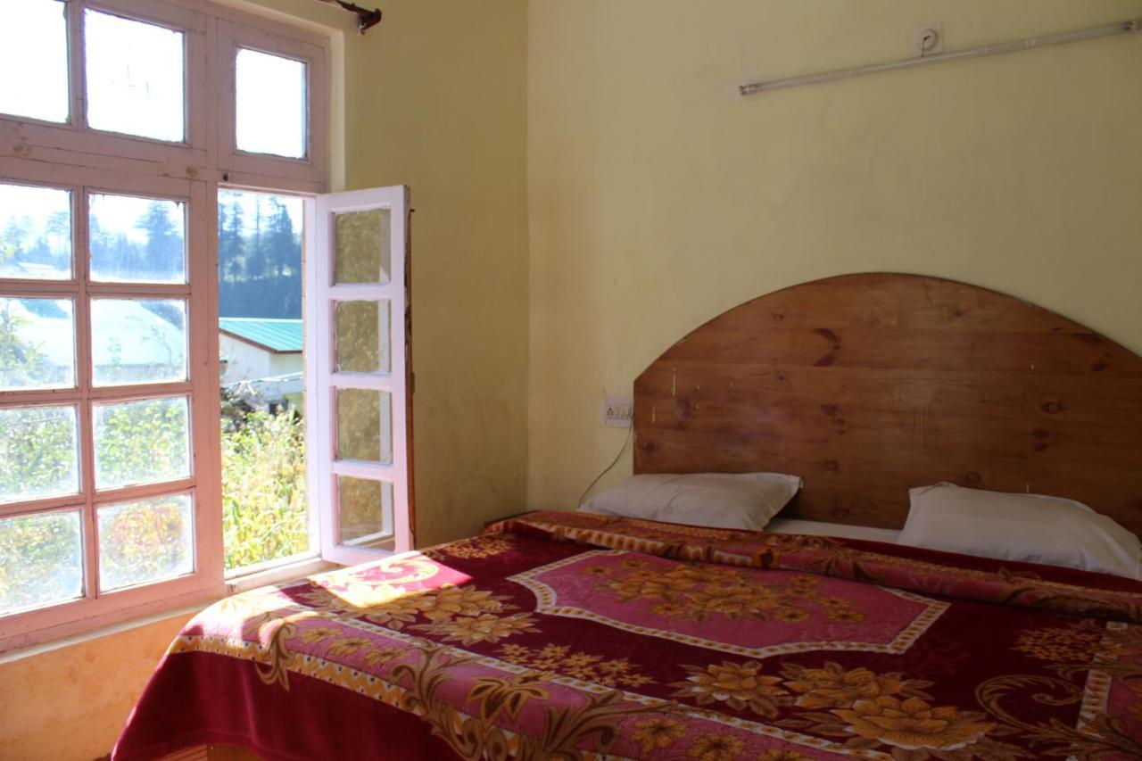 Hostel Lilly & Cafe Manali (Himachal Pradesh)