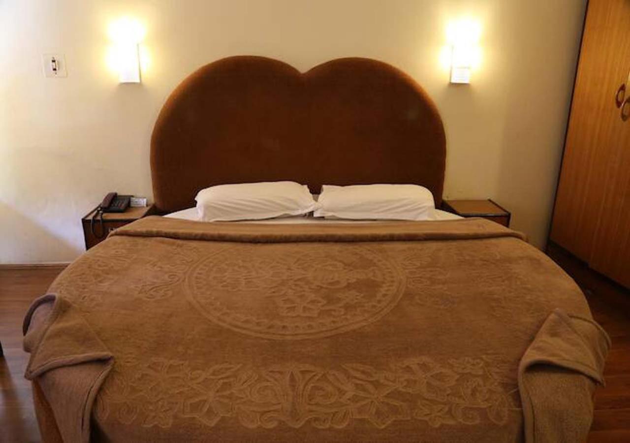 Hotel Fabhotel Ever Green 3*