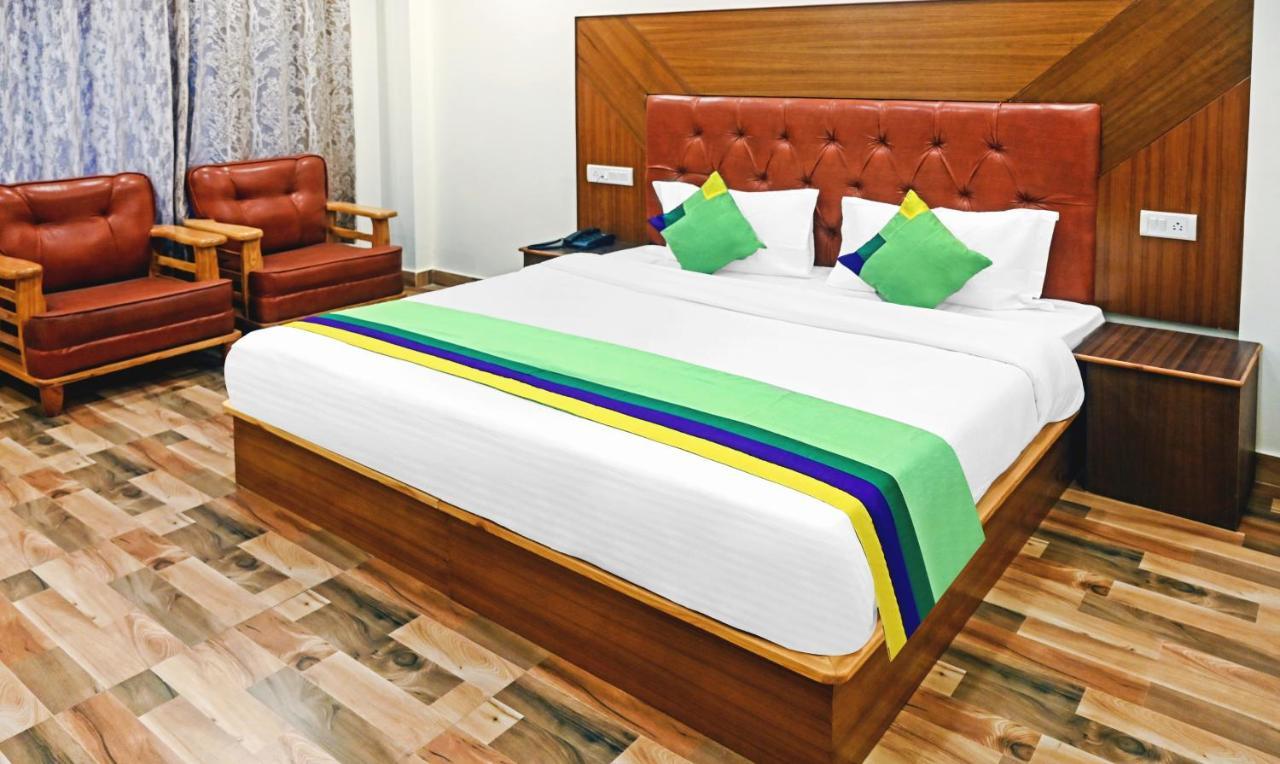 Treebo Dev With Valley View, Mall Road Manali (Himachal Pradesh)