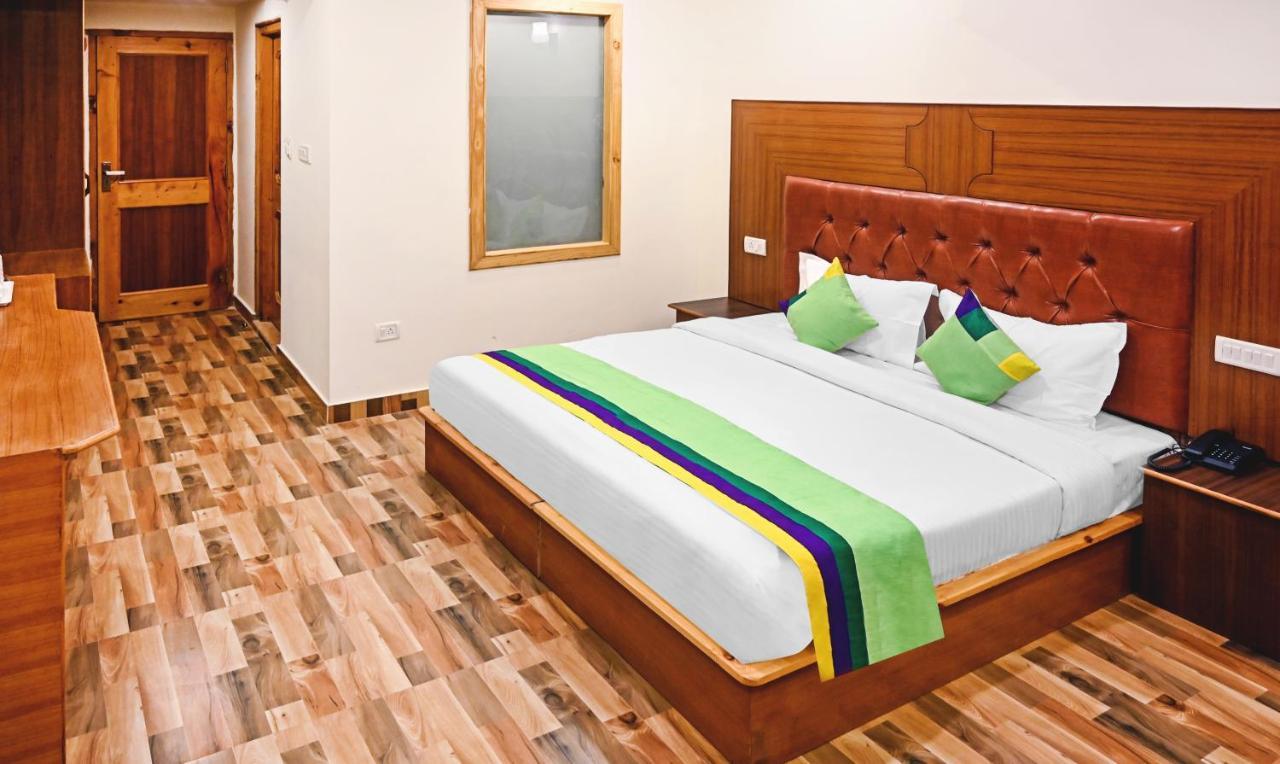 Treebo Dev With Valley View, Mall Road 3*
