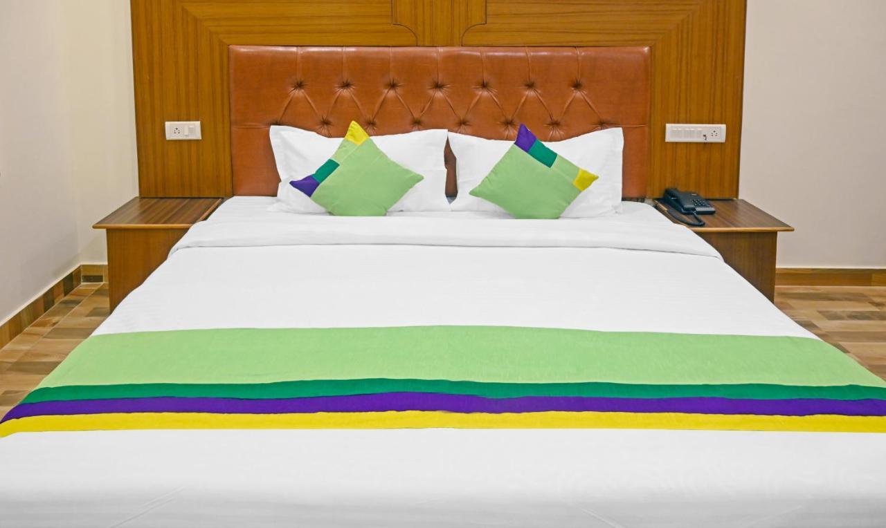 Treebo Dev With Valley View, Mall Road Hotel Manali (Himachal Pradesh)