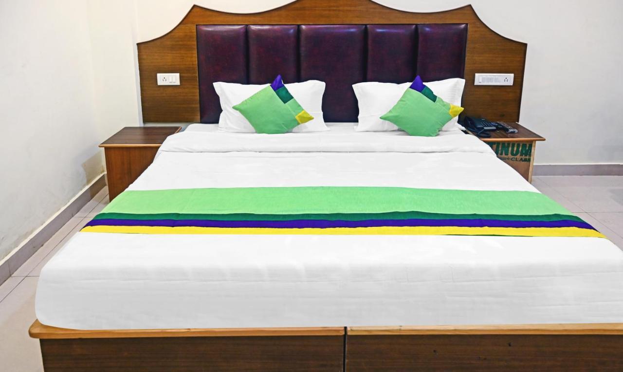 Treebo Dev With Valley View, Mall Road Hotel 3*