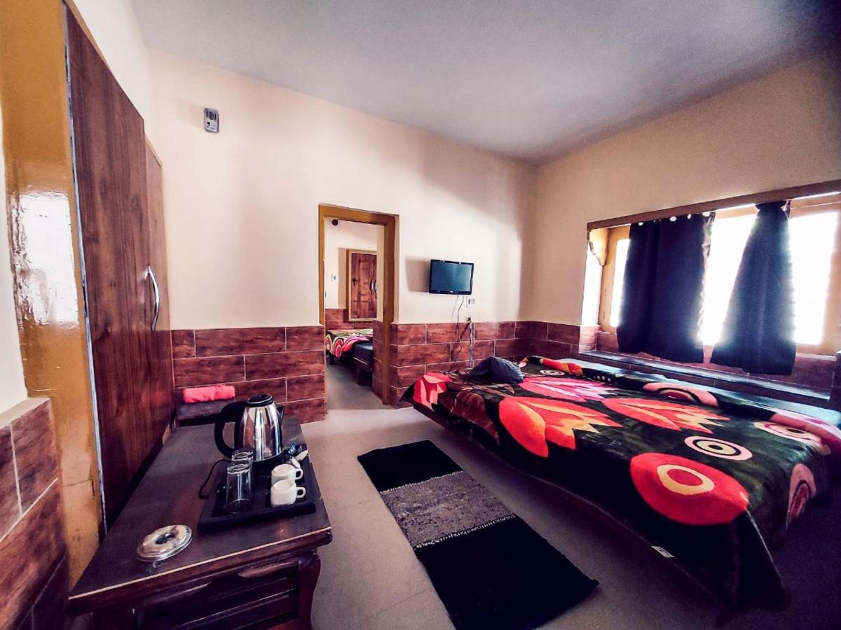 Woodlines Hotel Manali (Himachal Pradesh)