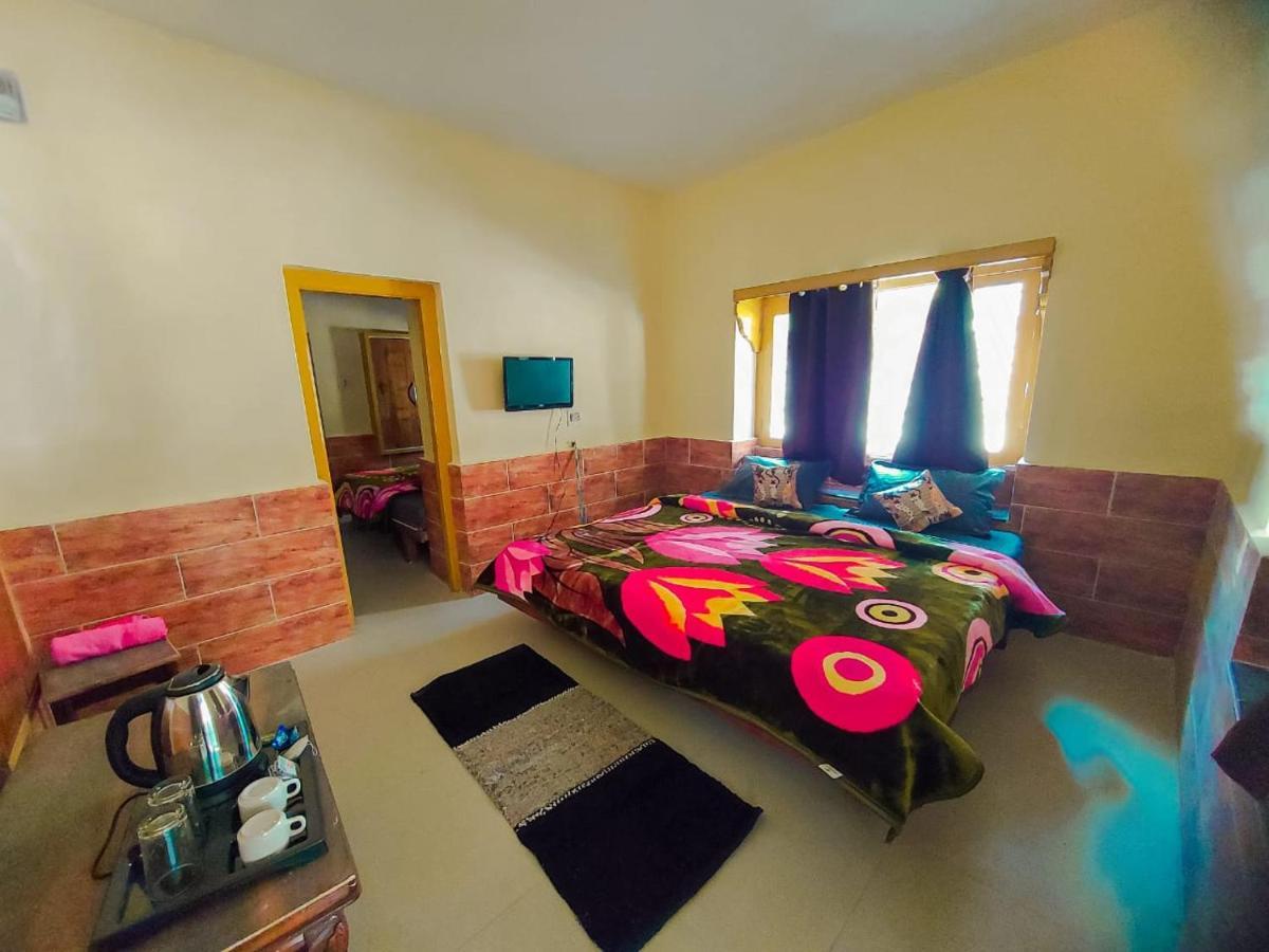 Woodlines Hotel