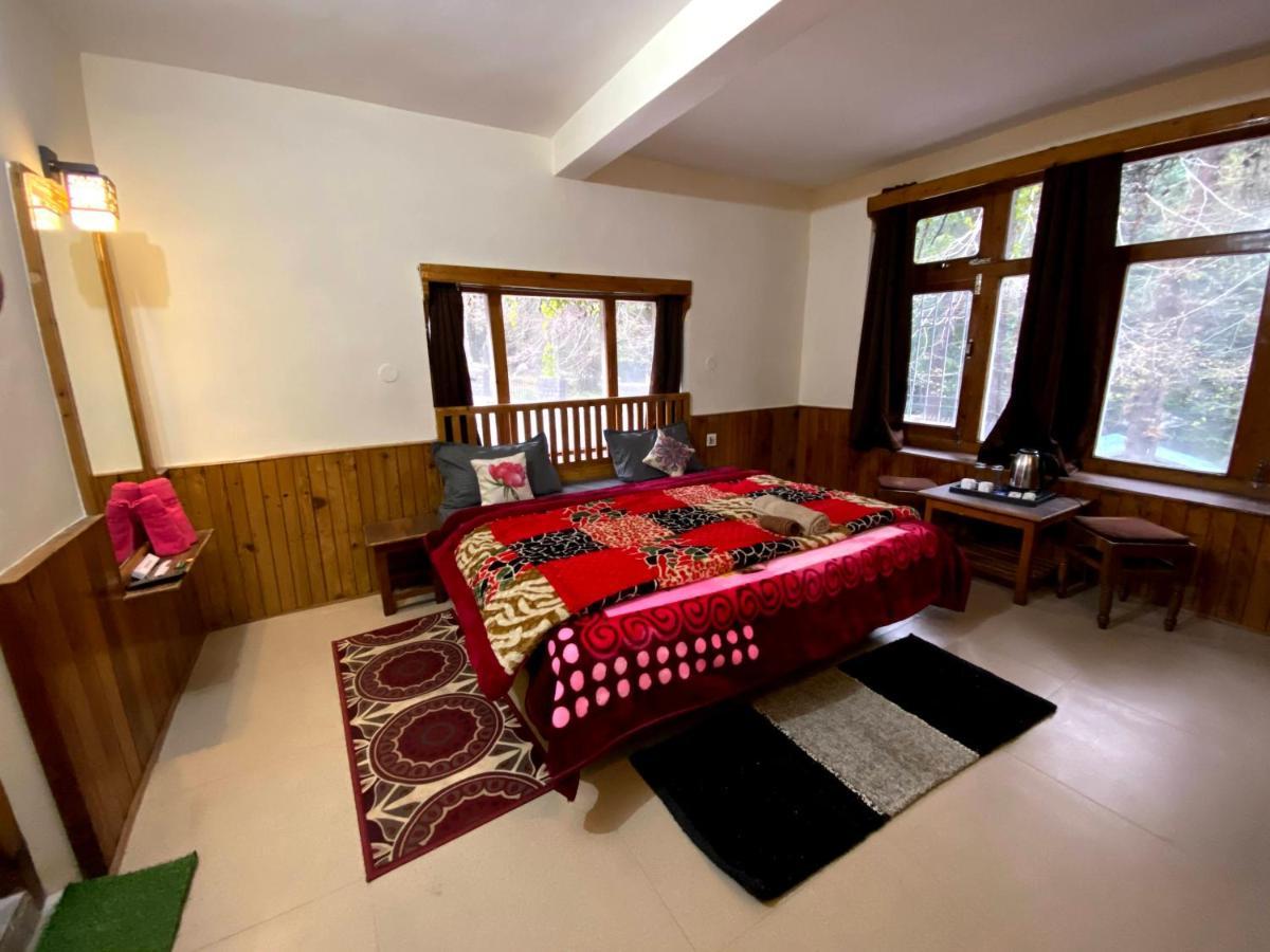 Woodlines Hotel 2*