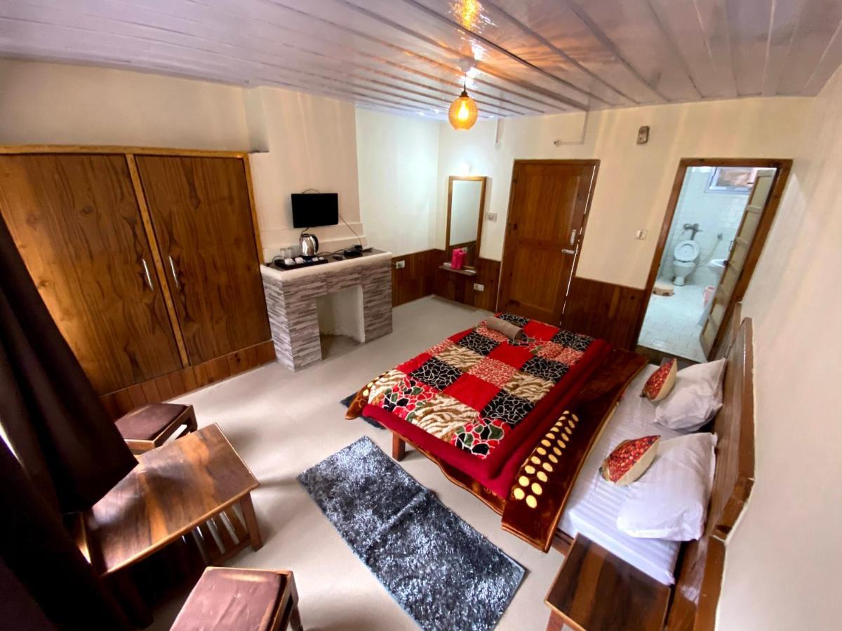 Hotel Woodlines Manali (Himachal Pradesh)
