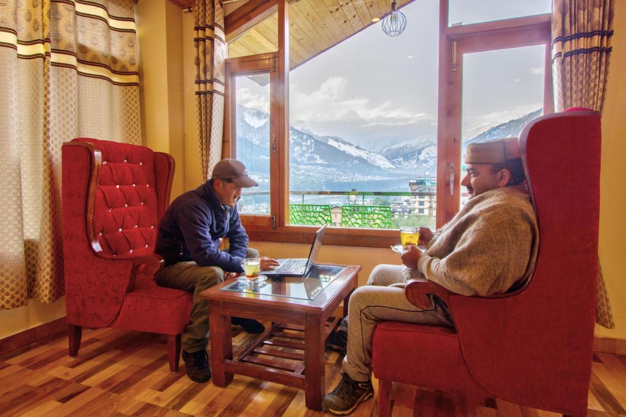 Hotel Montana Blues By Snow