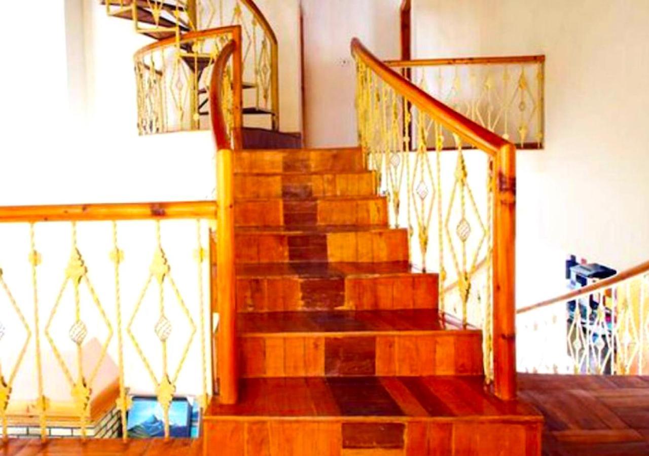 Guest house 3 Bhk Shashwat With Inside Fire Place *