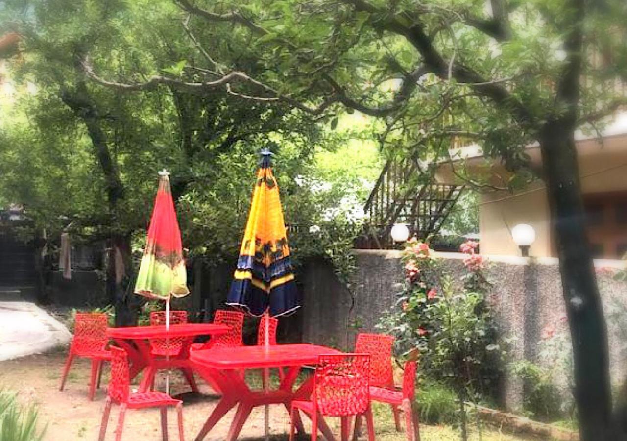 Guest house 3 Bhk Shashwat With Inside Fire Place