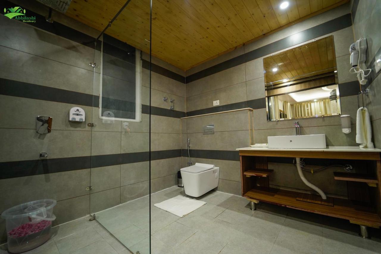 Abhilashi Residency & - Centrally Heated & Air Cooled 4*