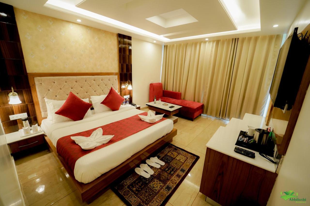 Abhilashi Residency & - Centrally Heated & Air Cooled Hotel 4*