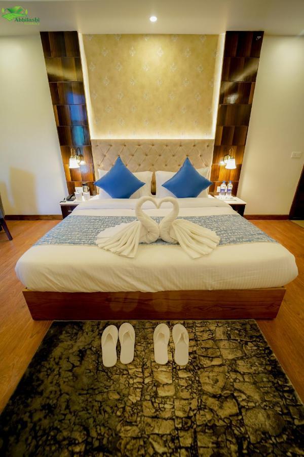 Abhilashi Residency & - Centrally Heated & Air Cooled 4*