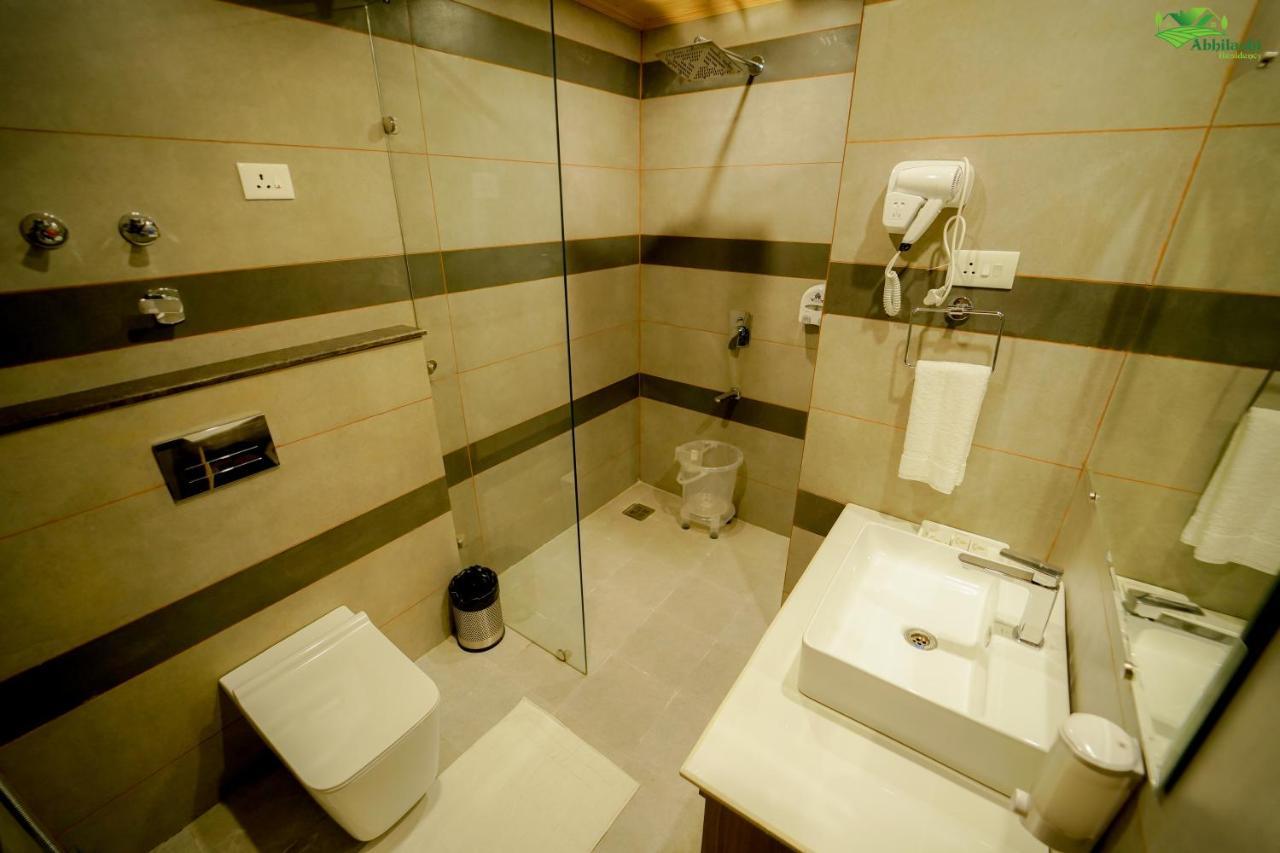 Abhilashi Residency & - Centrally Heated & Air Cooled 4*