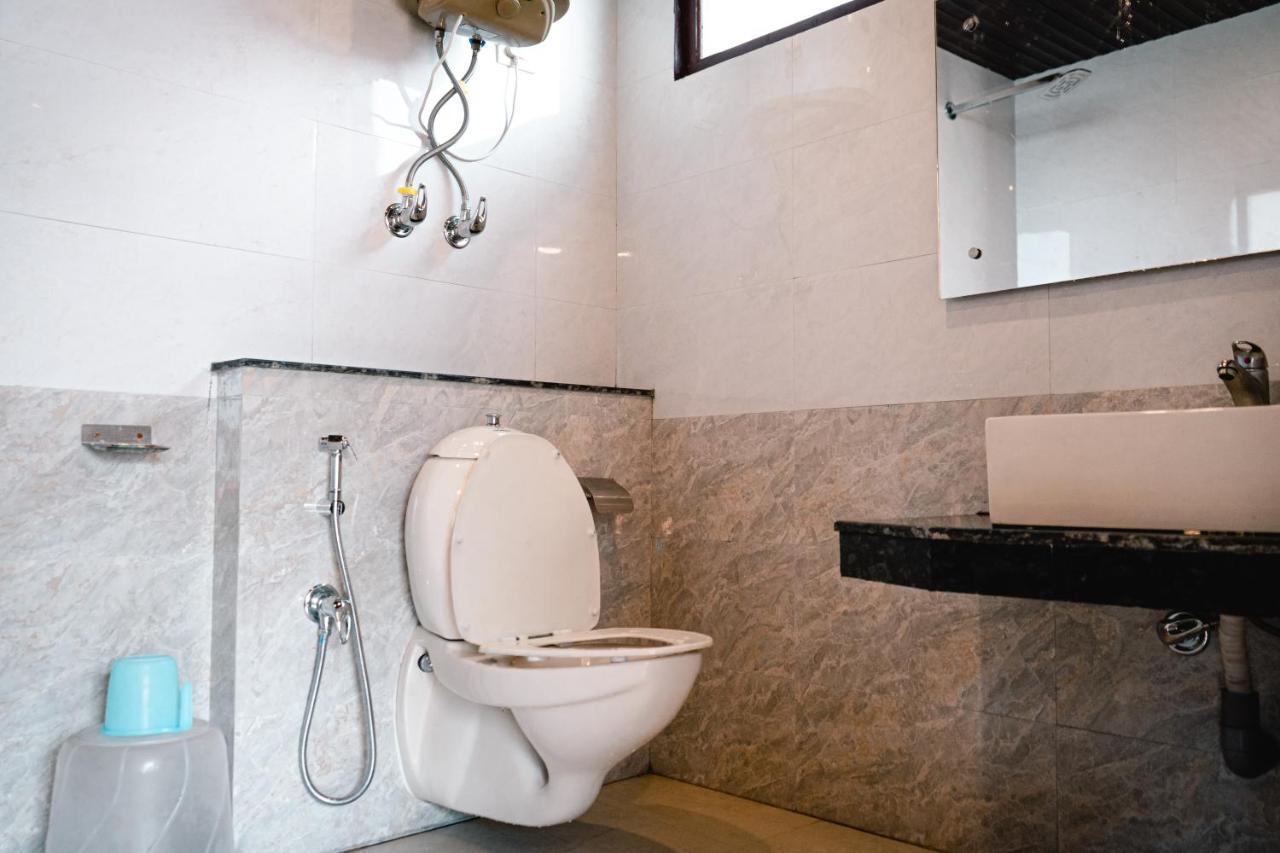 New Radhika Guest House