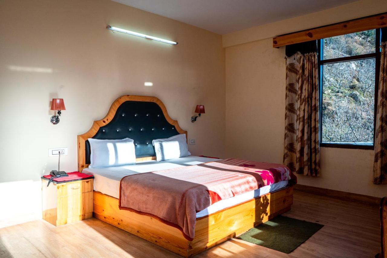 New Radhika Guest House Manali (Himachal Pradesh)