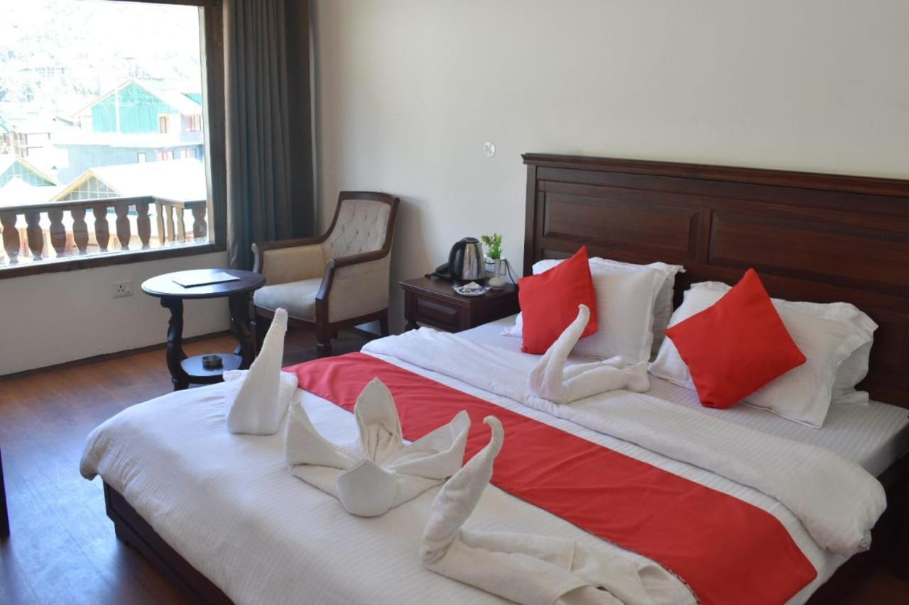 Hotel Alpas Manali Hotel