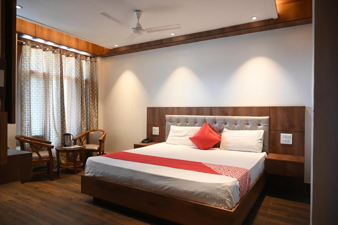 Hotel Apple Blossom Manali (Himachal Pradesh)