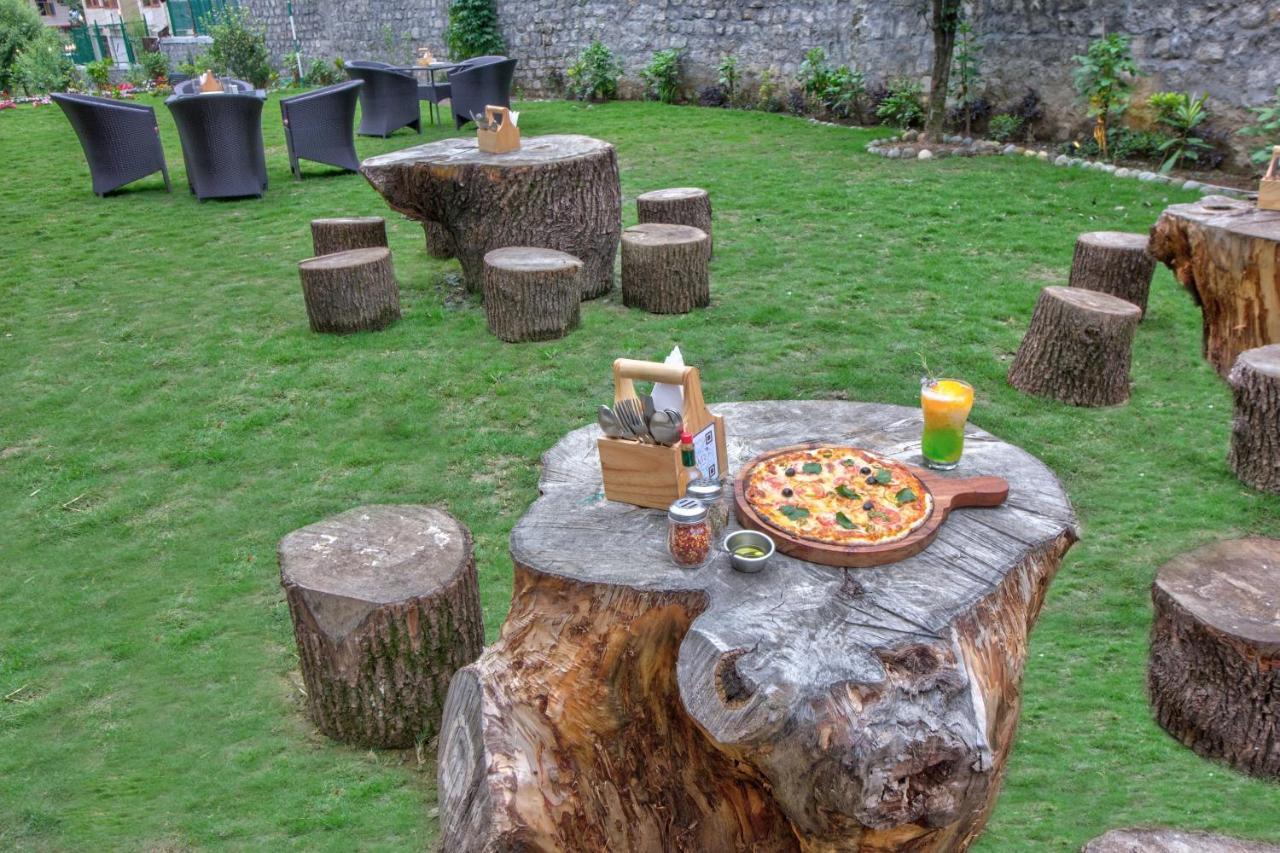 Hotel Woodrock Luxury Boutique Manali (Himachal Pradesh)