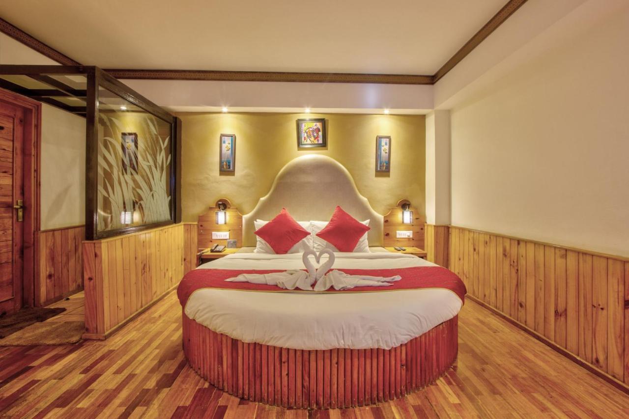 Kanishka 200m From Mall Road 4*