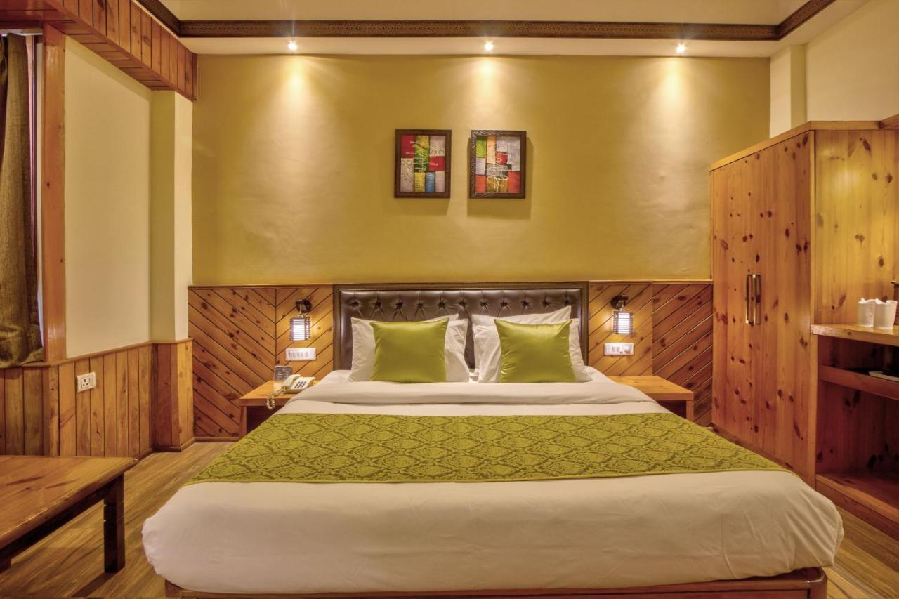 Hotel Kanishka 200m From Mall Road 4*
