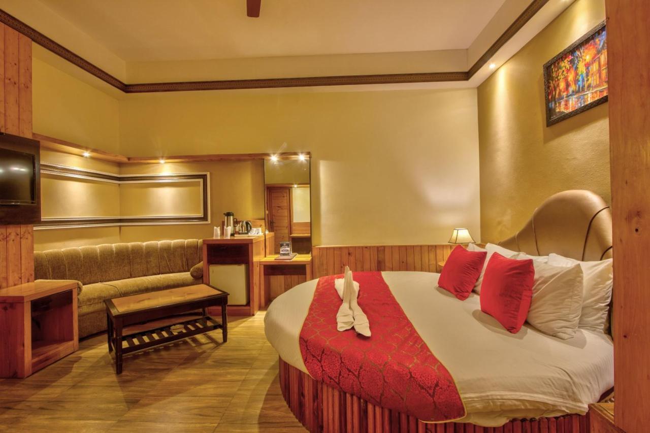 Hotel Kanishka 200m From Mall Road 4*