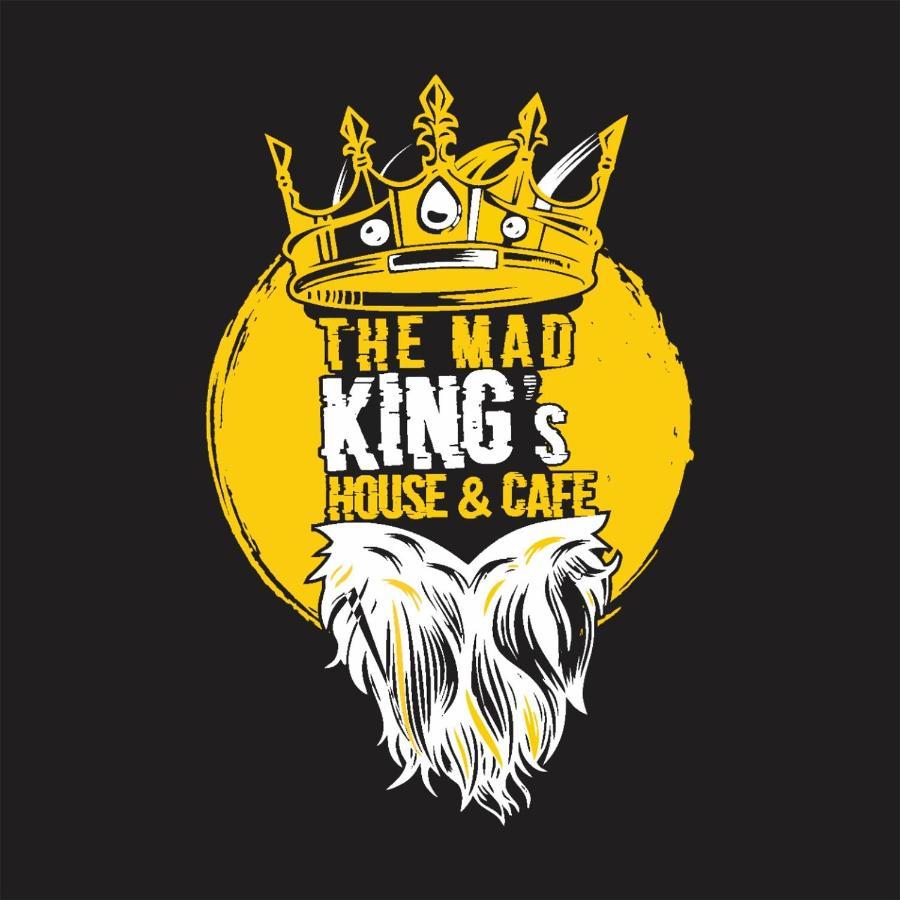 Guest house The Mad King's House & Cafe