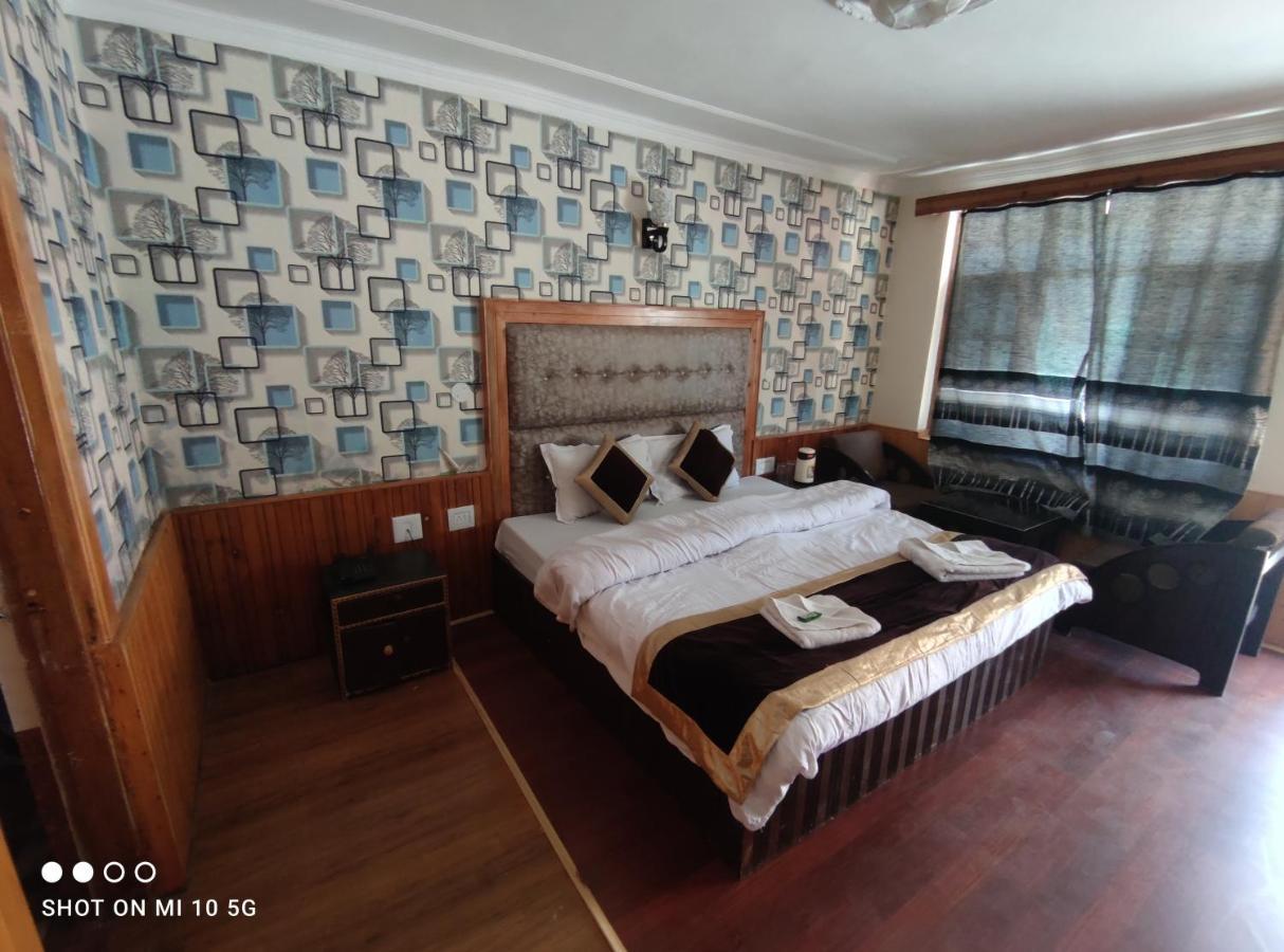 Elena Aastha Regency 3*