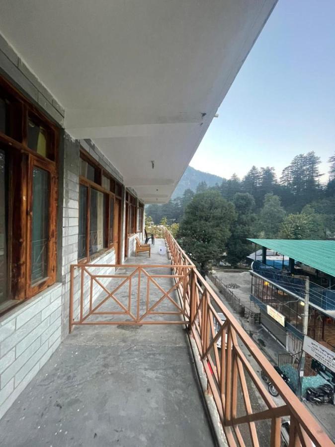 The Mad King's House & Cafe Guest house Manali (Himachal Pradesh)