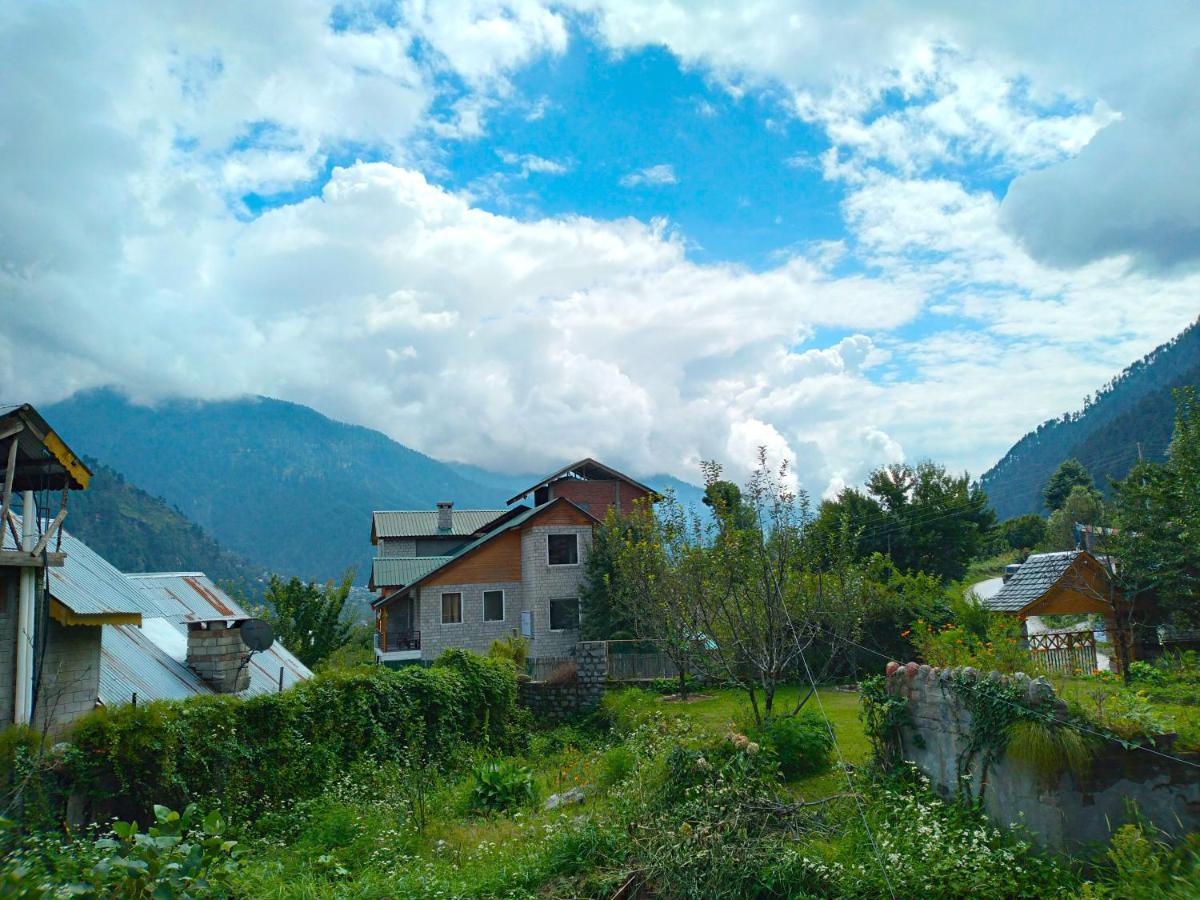 3 Bhk Shashwat With Inside Fire Place Guest house