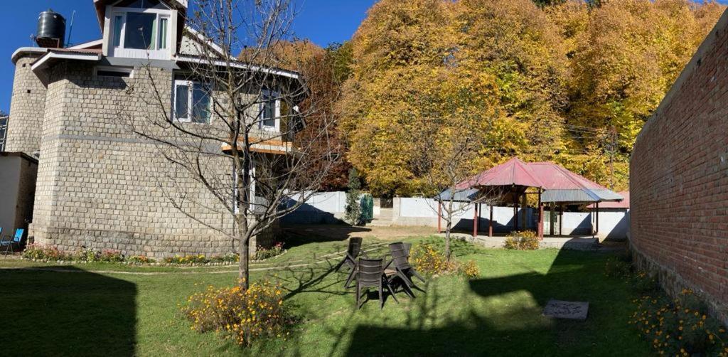 The Red House Guest house Manali (Himachal Pradesh)