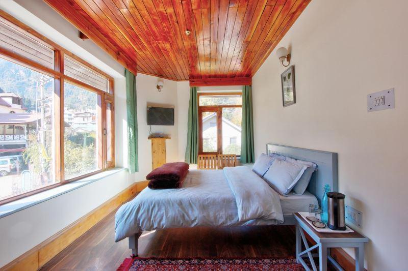 The Red House Guest house Manali (Himachal Pradesh)