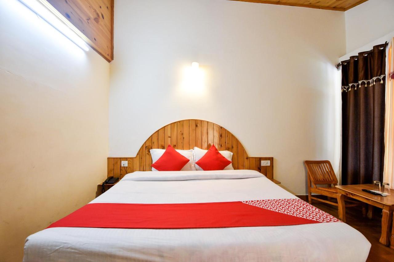 Oyo 7766 Thakur Hotel