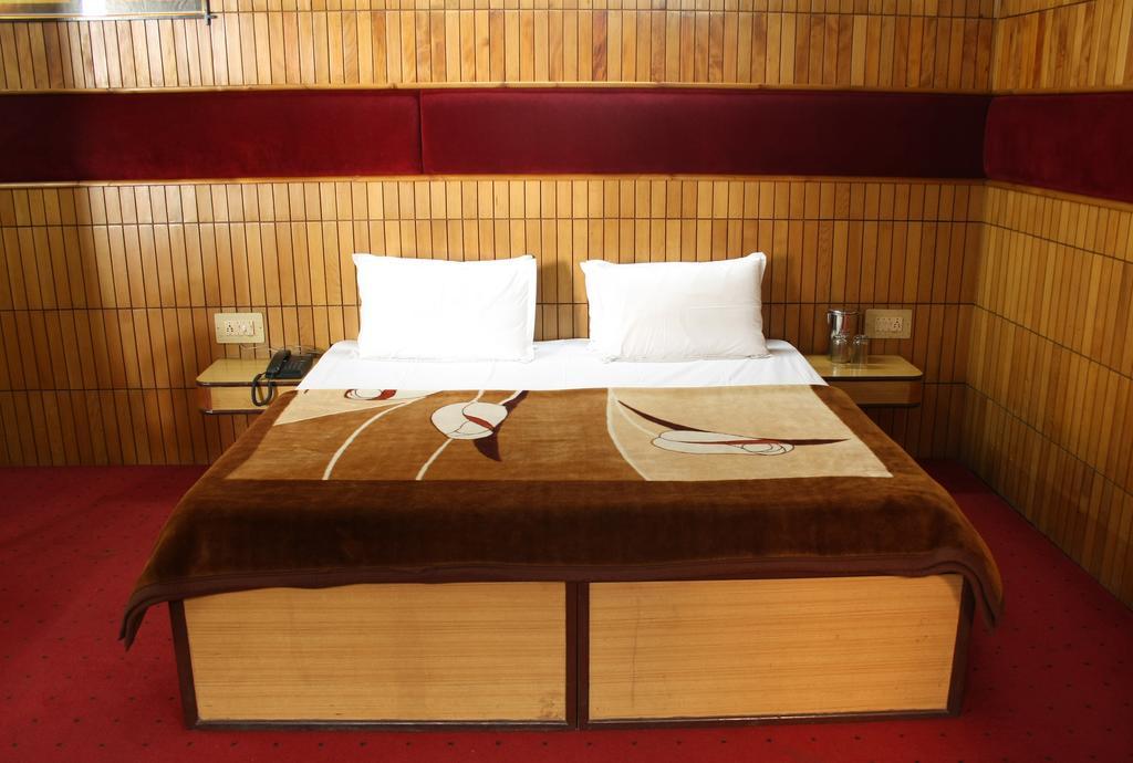 Hotel New Adarsh