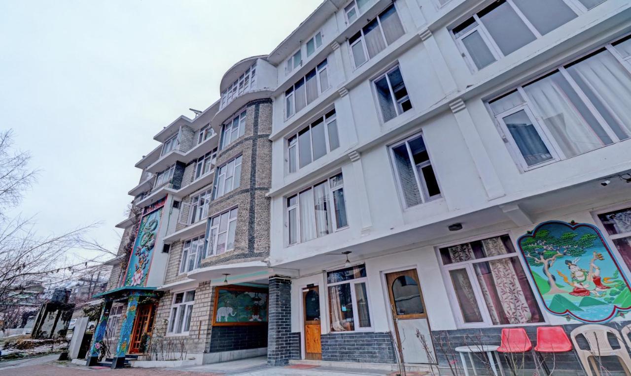 Treebo Trend Shambhala Mall Road Hotel 3*