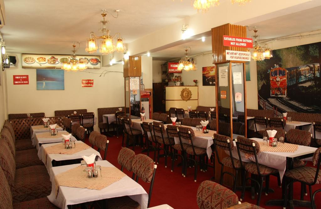 Hotel New Adarsh Manali (Himachal Pradesh)