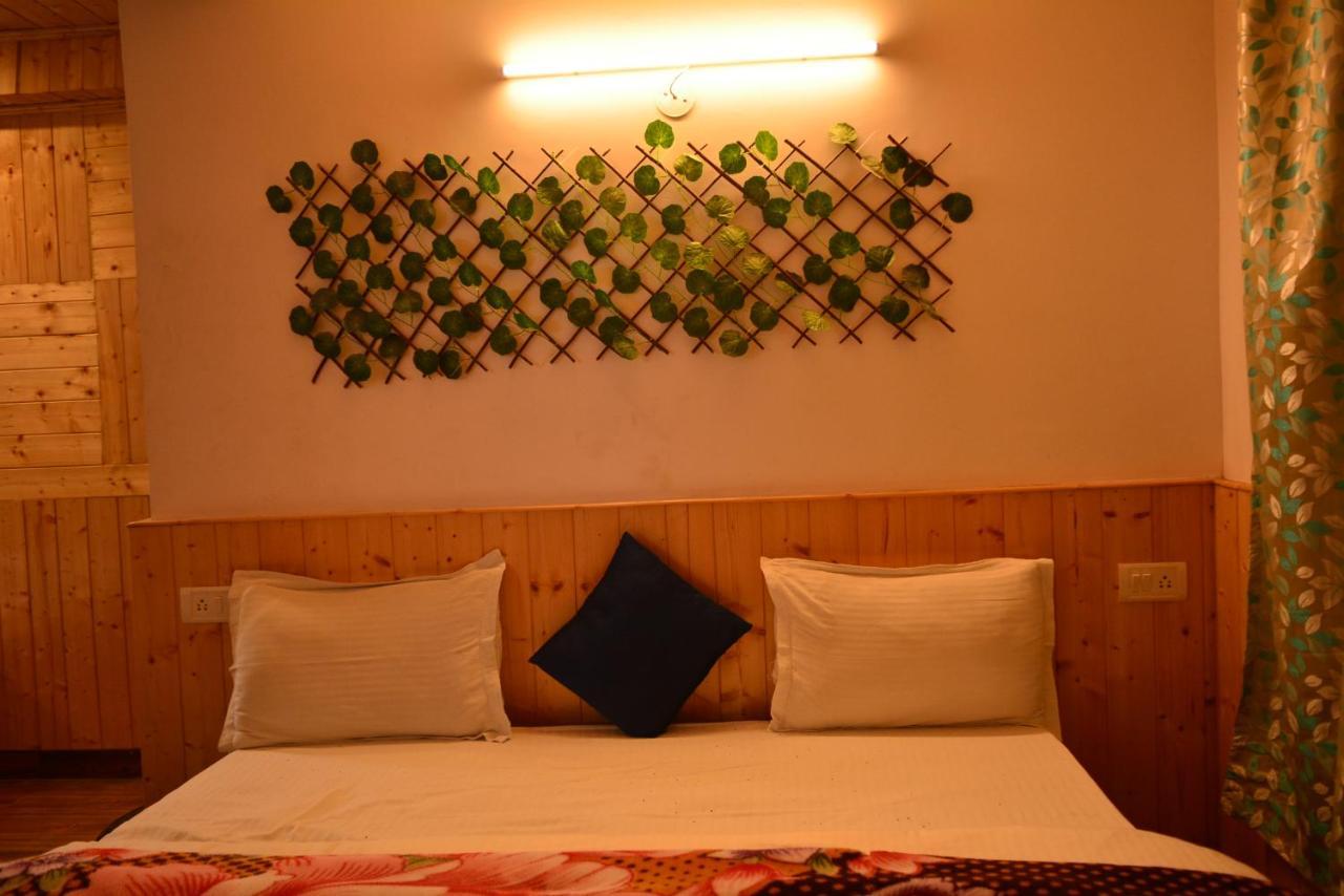 Hotel Neelgiri - Diaries