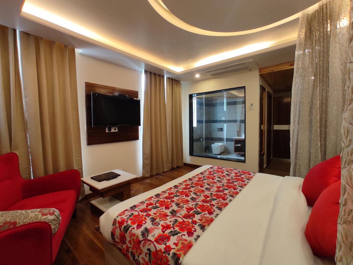 Abhilashi Residency & - Centrally Heated & Air Cooled Hotel 4*