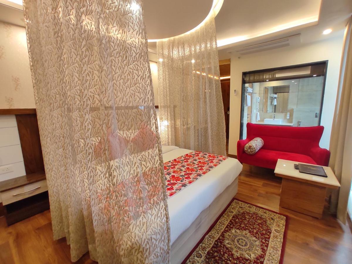 Hotel Abhilashi Residency & - Centrally Heated & Air Cooled 4*