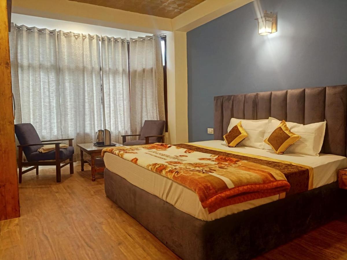 Hotel Link Way-a Riverside 3*