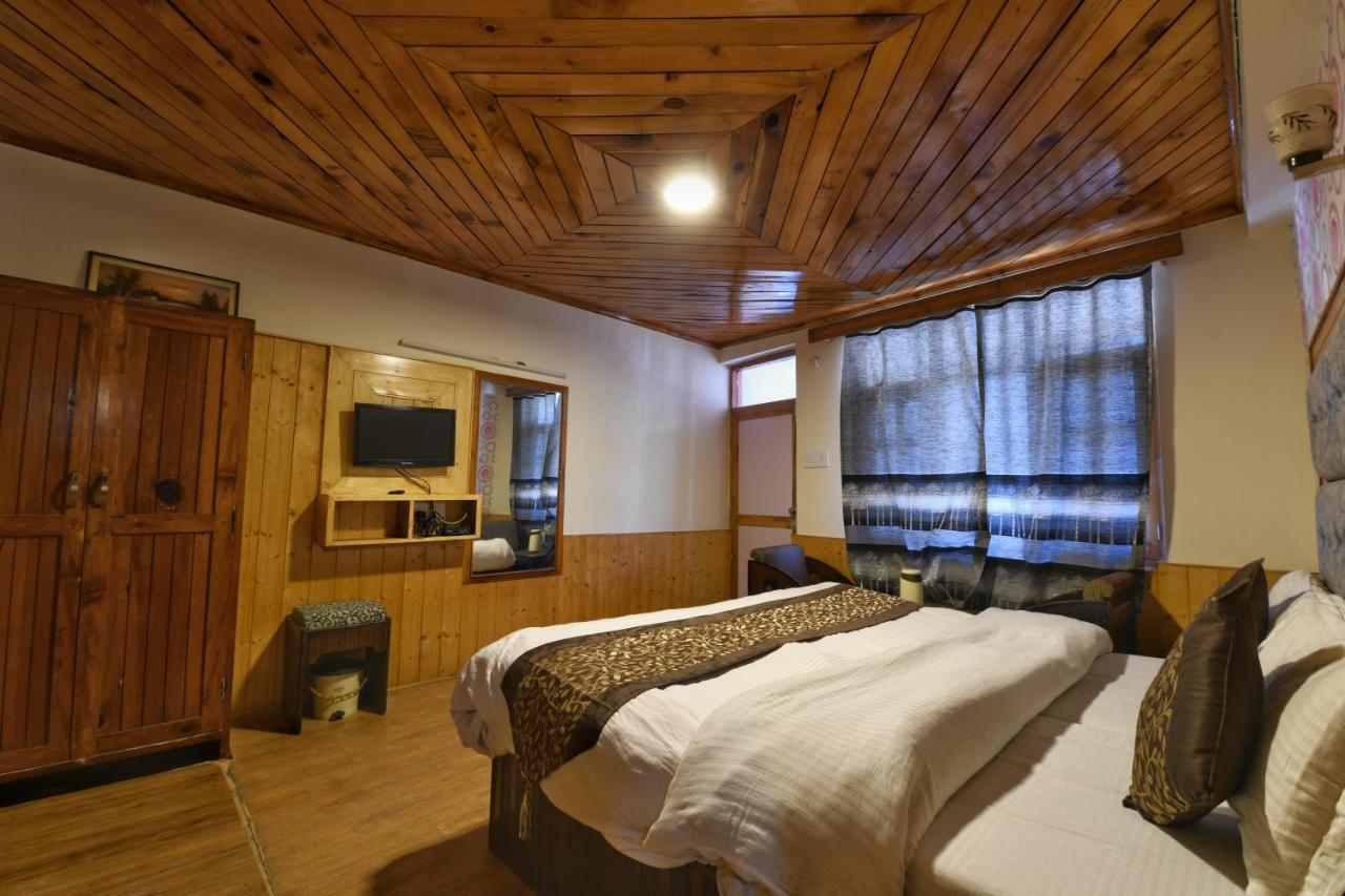 Hotel Elena Aastha Regency
