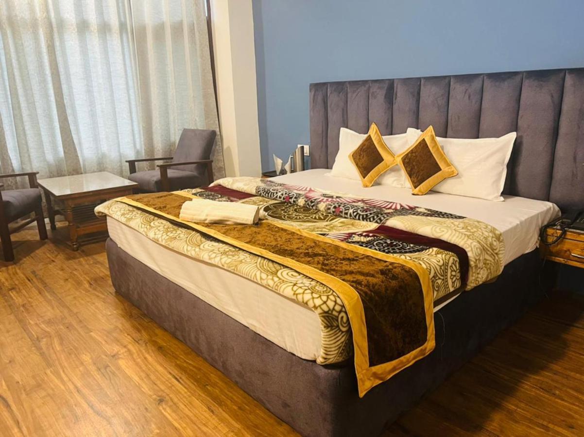 Hotel Link Way-a Riverside 3*