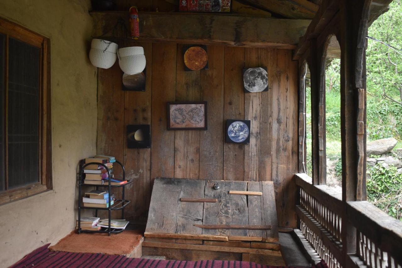 Lodge Time Trael Manali (Himachal Pradesh)