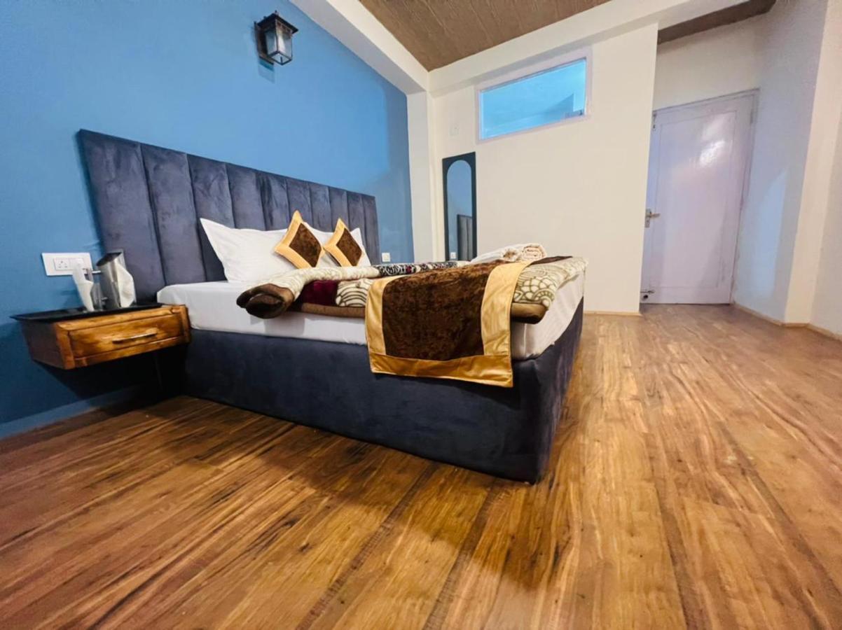 Hotel Link Way-a Riverside Manali (Himachal Pradesh)