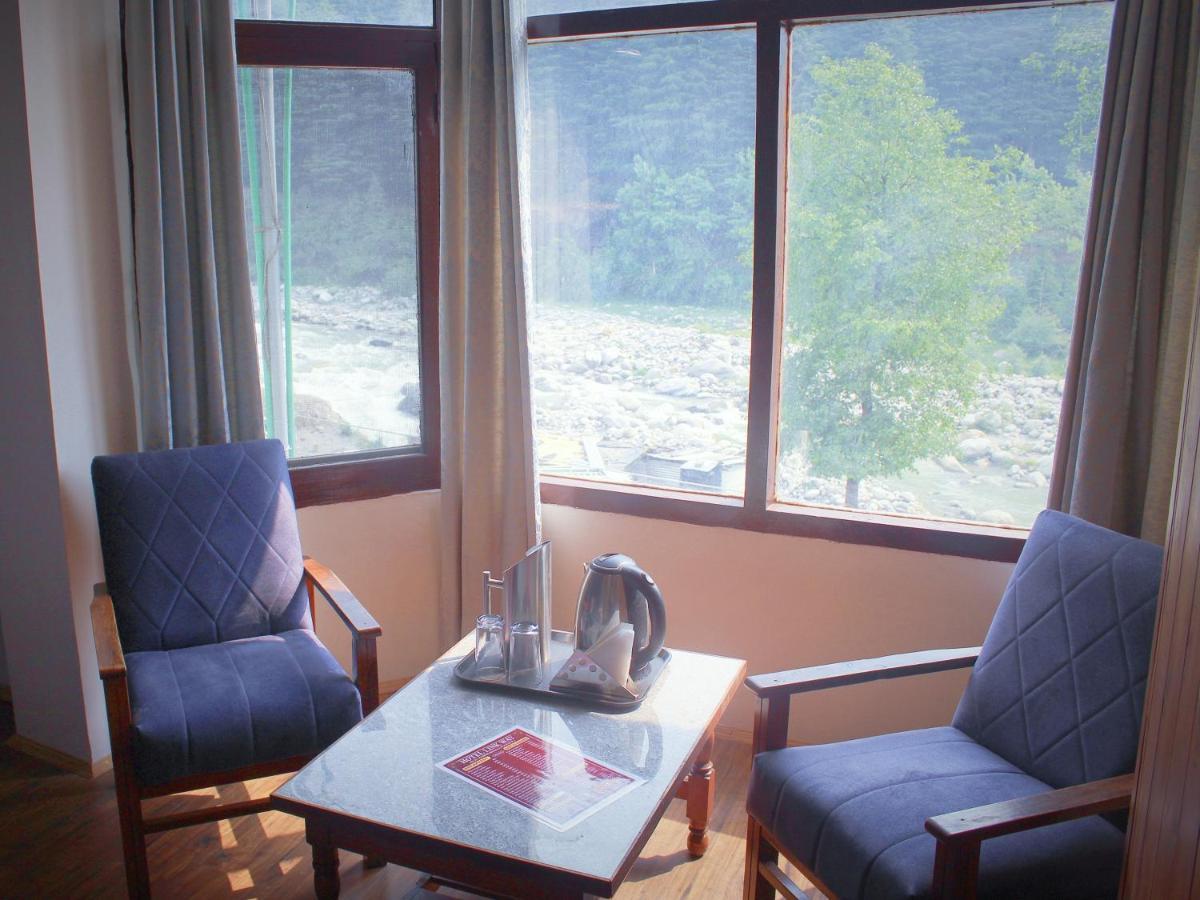 Link Way-a Riverside Hotel