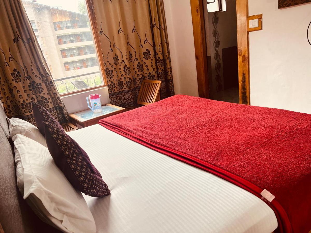 Hotel Solitaire Manali (Himachal Pradesh)
